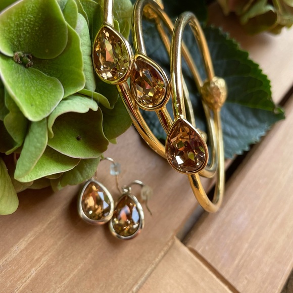 White House Black Market Earrings & Bracelet Set - Picture 8 of 12